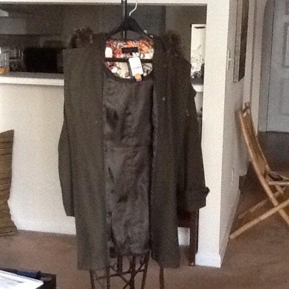 "SOLD" Steve Madden coat - Picture 4 of 4