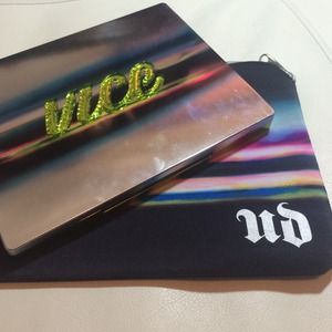 ⛔️BUNDLE FOR OLIVIAREZ20⛔️ Vice3 Naked Illuminated