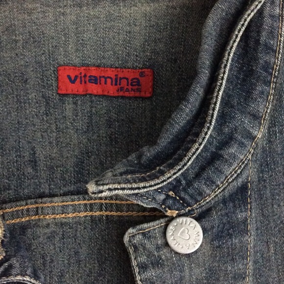 Classic Style Jean Jacket - Picture 2 of 3