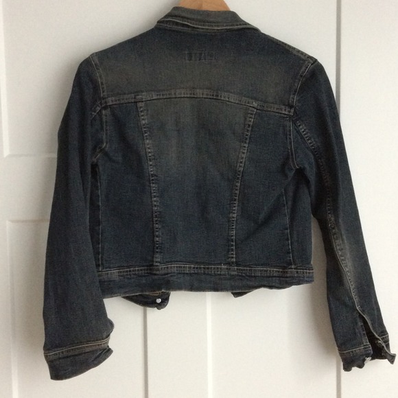 Classic Style Jean Jacket - Picture 3 of 3