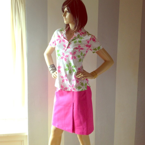 Lilly Pulitzer fish flower top