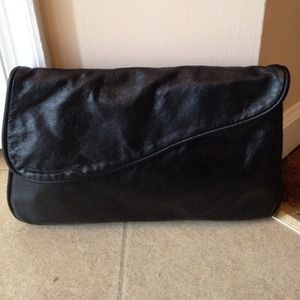 Black medium size clutch