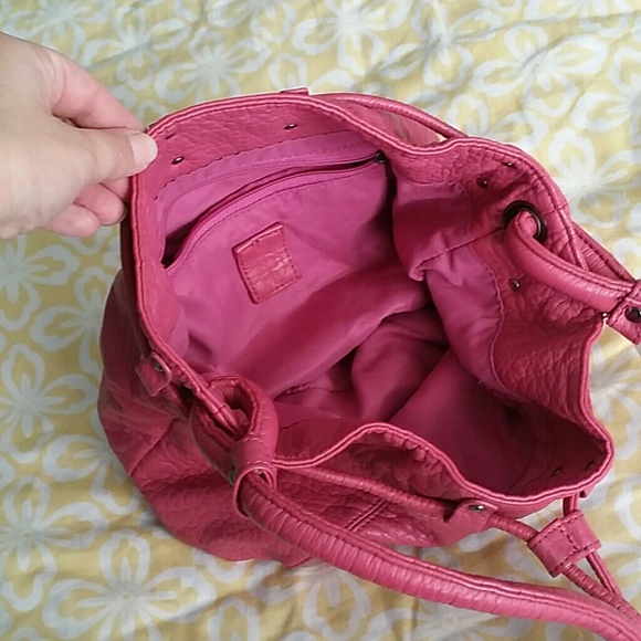 Cute pink crossbody bag. - Picture 3 of 3