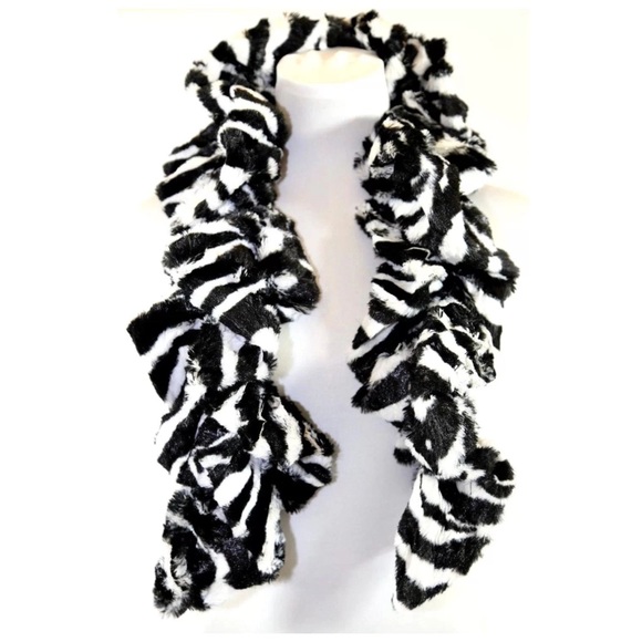 Super Soft Faux Fur Scarf - Picture 3 of 4