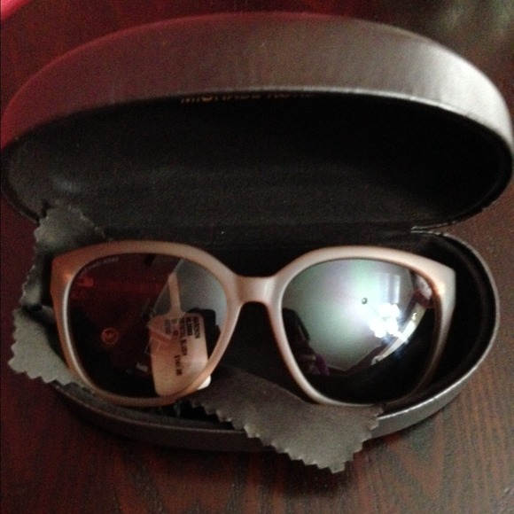 Michael Kors Sunglass