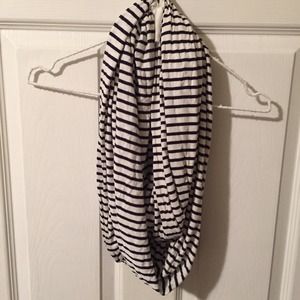 Brandy Melville scarf.