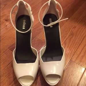 Melissa Shoes white floret open toe jelly wedge