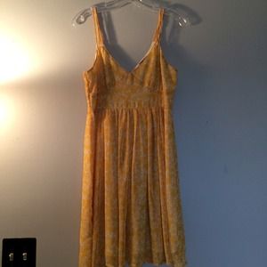 Bright yellow sun dress ☀️