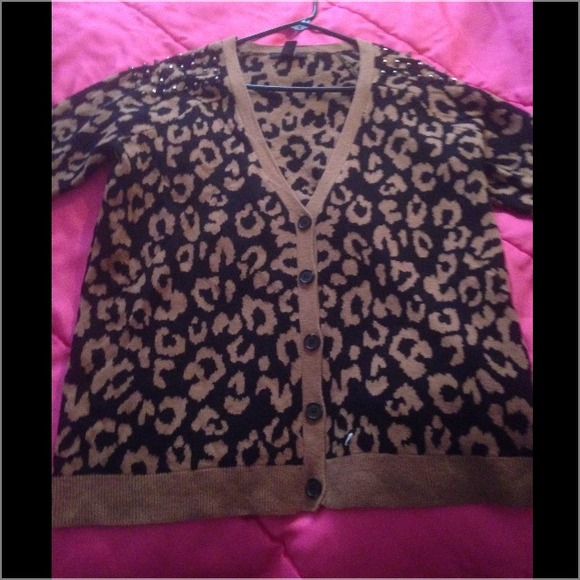 Forever 21 cheetah print sweater
