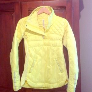 Lululemon yellow size 4 half zip.