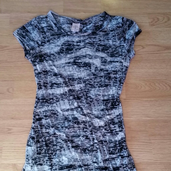 Rue 21  burnout top