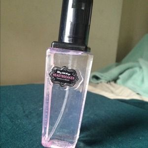 VS Sexy little things HEARTBREAKER