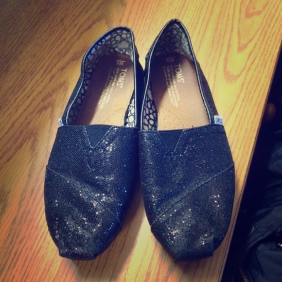 🚫SOLD🚫 Black Glitter Toms