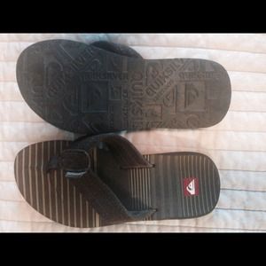 Boys size 3 flip flops