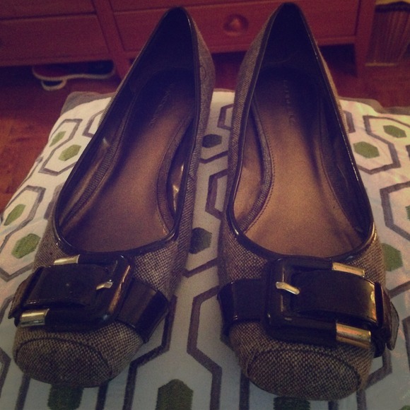 Flat brown and gold buckle shoes