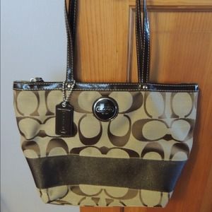 COACH Small Tote ✨pending✨
