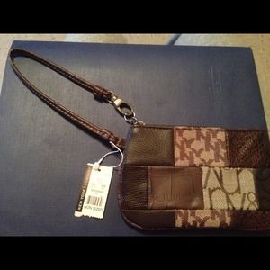 NY&Co wristlet