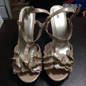 Beige floral ankle-strap heels!