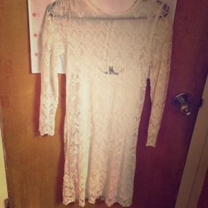 White short long sleeves dress. Xs
