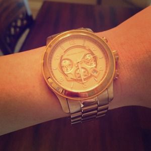 Michael Kors oversized "Runway" watch in rose gold