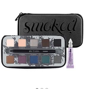 Urban decay smoked eyeshodow pallette new
