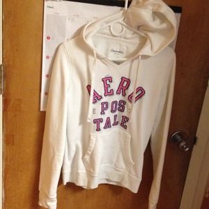 White Aeropostale sweatshirt