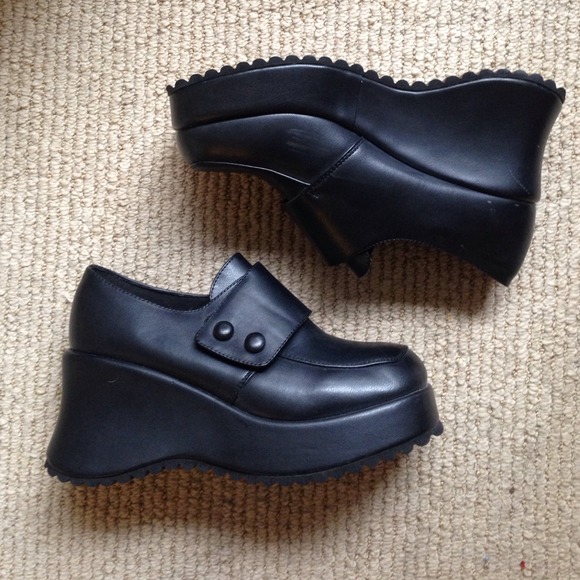 Grunge Top 90's platform shoes Black