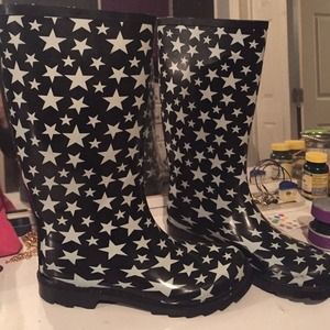 Star rain boots