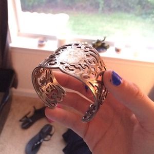 Vintage arm cuff