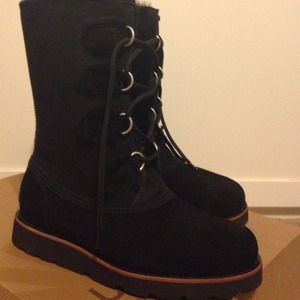 UGG W ROMMY black boots NWT size 8