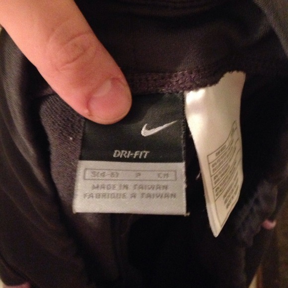 Grey Nike Dri-Fit - Picture 3 of 4