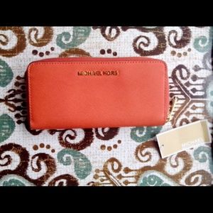 NWT Michael Kors Continental Wallet