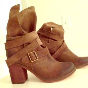 🚫 SOLD 🚫 Jeffrey Campbell France 2 suede boots
