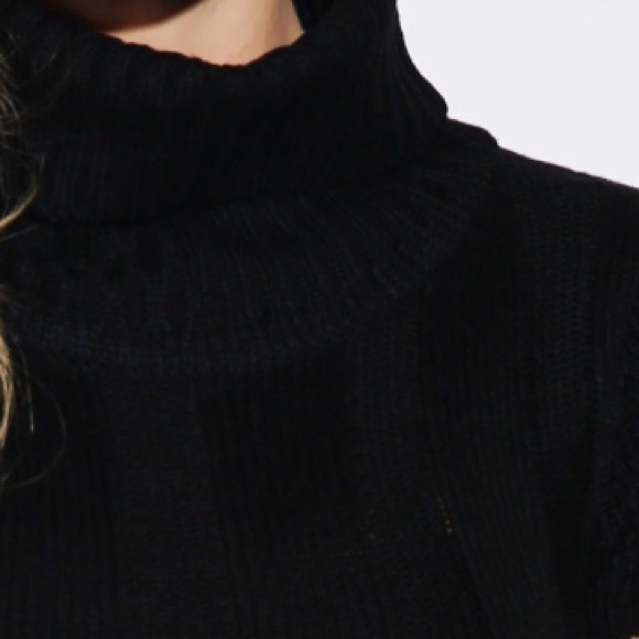 last one🆕🎀 Black Sweater Tunic - Picture 3 of 3