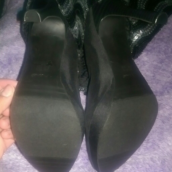 Heels - Picture 3 of 3
