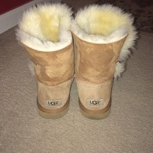 Short Bailey button UGG AUSTRALIA boots.
