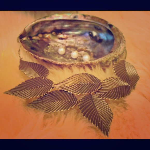 Necklace - Picture 1 of 3