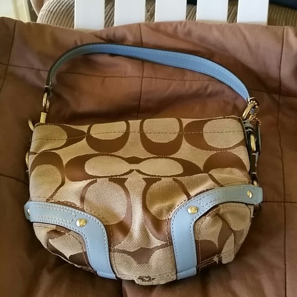 Coach Carly Signature