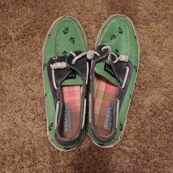 ⚓️Sperry Boat shoes!! Green with navy anchors⚓️