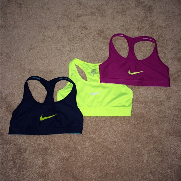 Nike sports bra bundle