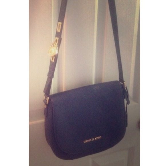 Navy Michael Kors Hamilton Messenger Crossbody - Picture 2 of 4