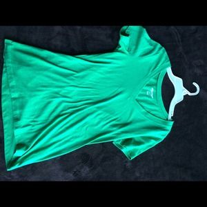 Green v-neck old navy shirt