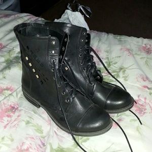 Black xxi boots