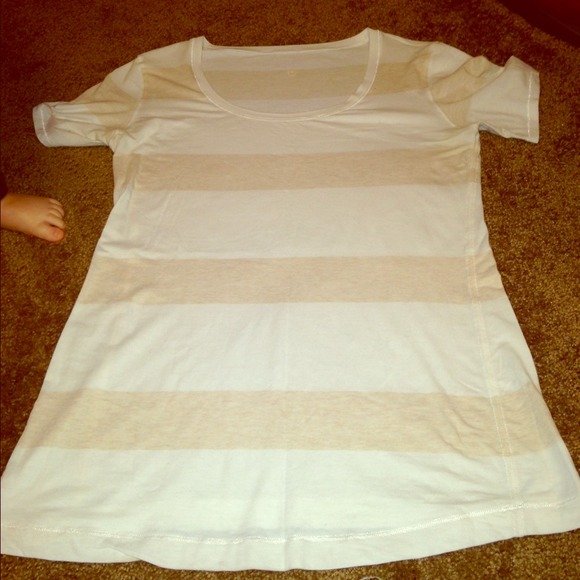 Lululemon every yogi tee