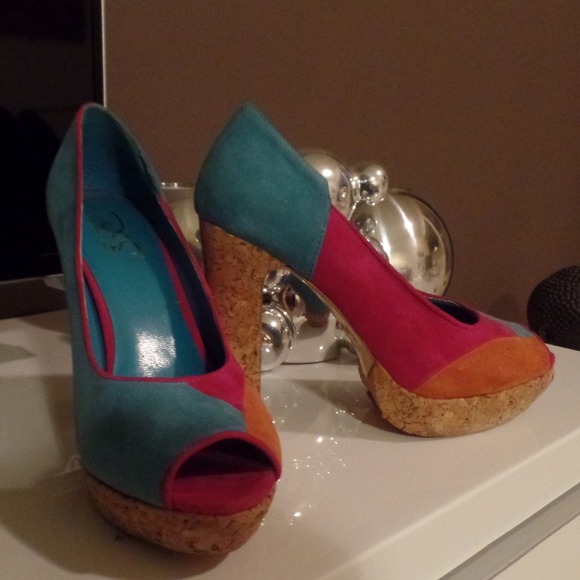 Colorful suede heels🍒 - Picture 3 of 3