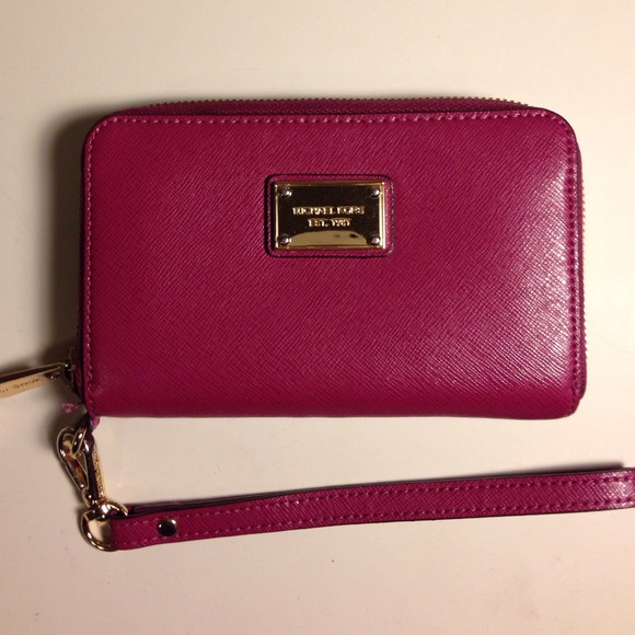 Authentic Michael Kors Wristlet/ Wallet