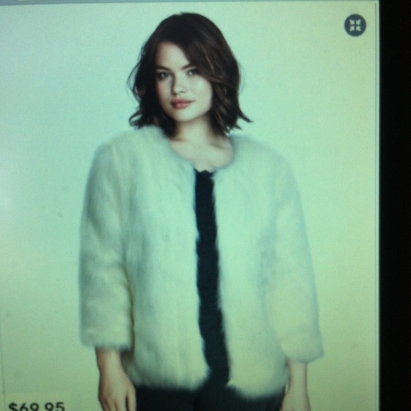 White faux fur coat, new w/tags, size 20