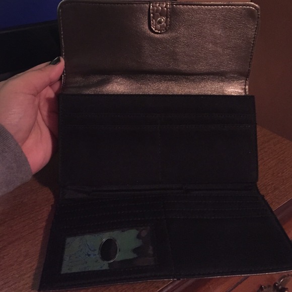 ❌sold❌ Kathy Van Zeeland Wallet. - Picture 2 of 3