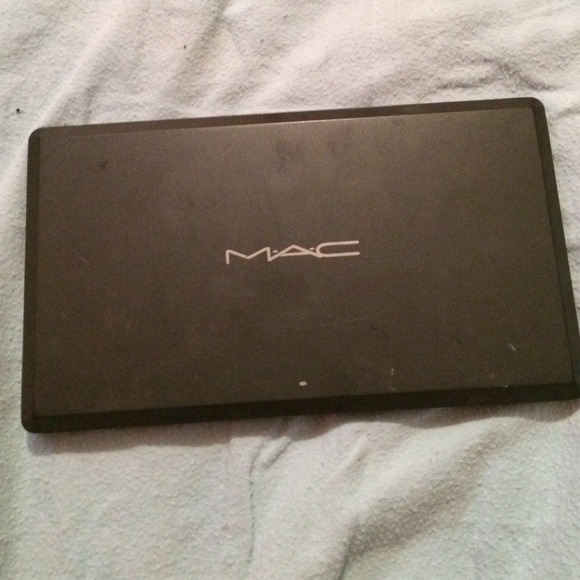 Mac 15 eyeshadow pallete