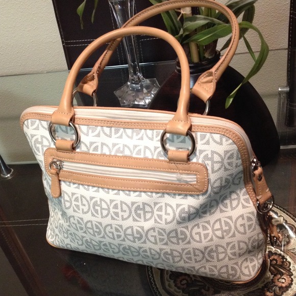 Giani Bernini Handbags - Sold Giani Bernini hand/ shoulder bag